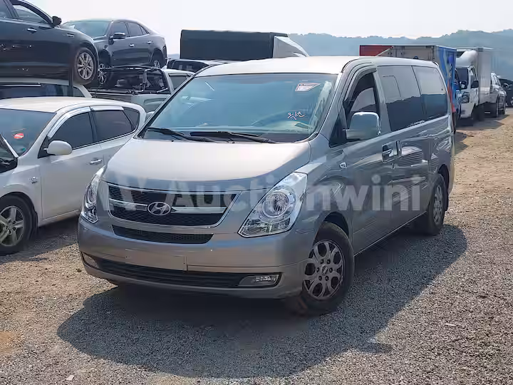 Hyundai Starex 2011 — 2
