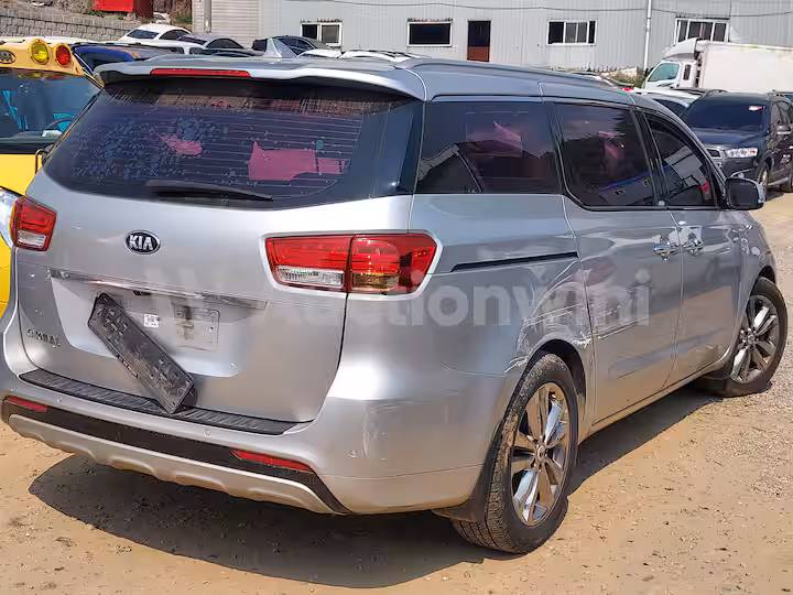 Kia Carnival 2017 — 5