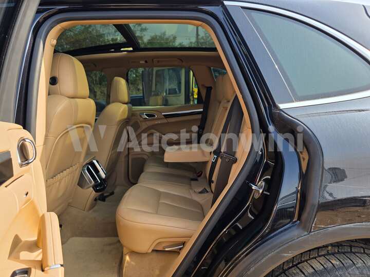 Porsche Cayenne 2013 — 14