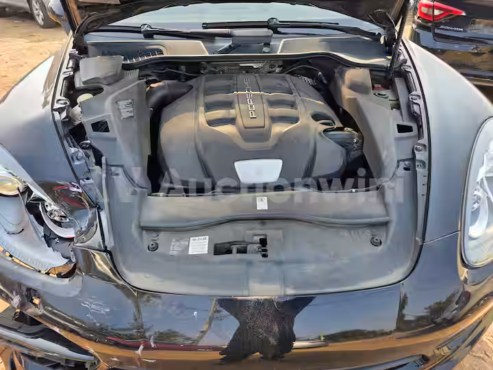 Porsche Cayenne 2013 — 17