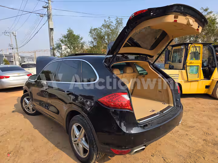 Porsche Cayenne 2013 — 21