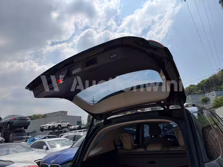 Mercedes Benz GLE Class 2018 — 25