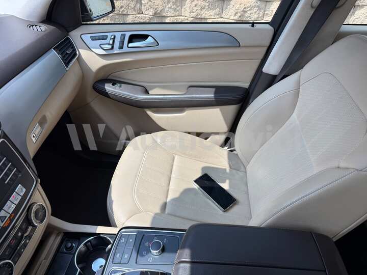 Mercedes Benz GLE Class 2018 — 37
