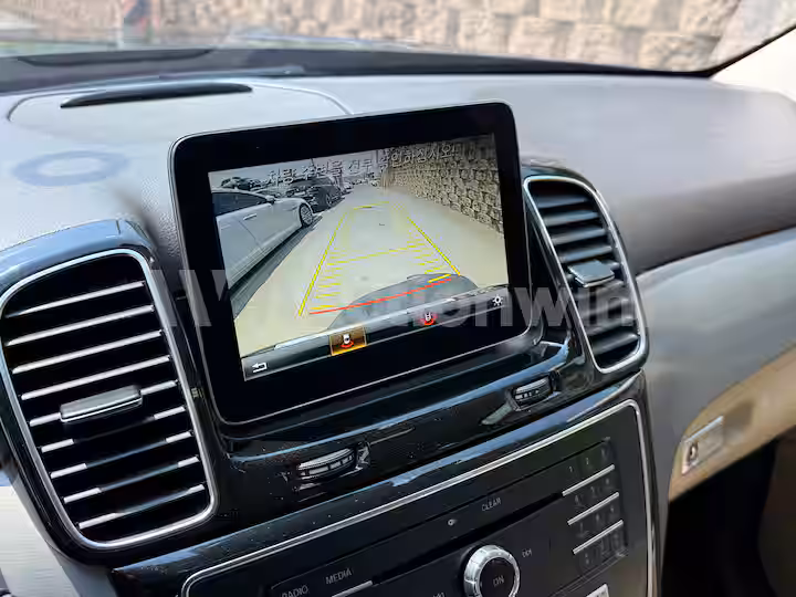 Mercedes Benz GLE Class 2018 — 39