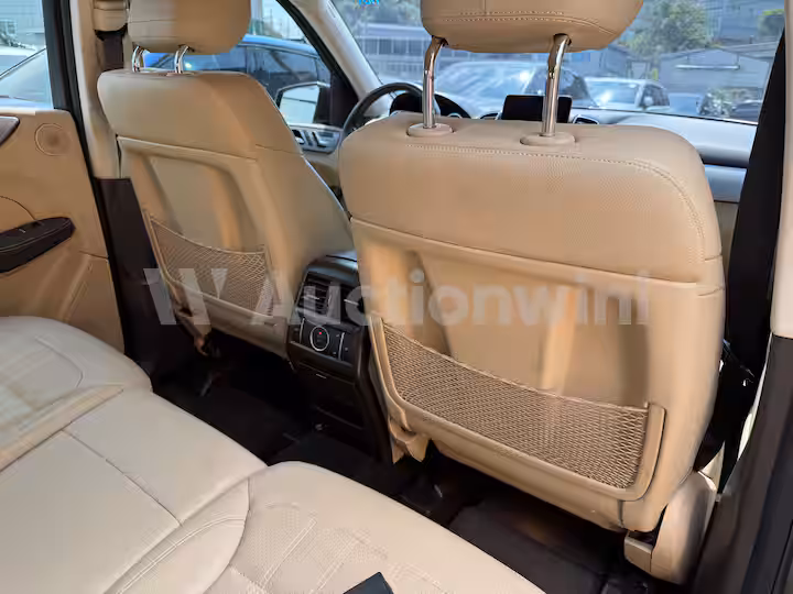 Mercedes Benz GLE Class 2018 — 47