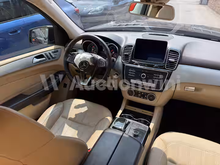 Mercedes Benz GLE Class 2018 — 48