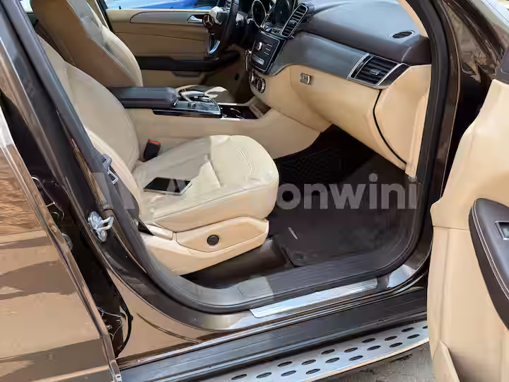 Mercedes Benz GLE Class 2018 — 50