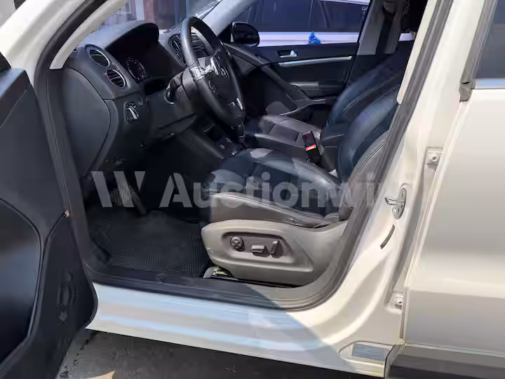 Volkswagen Tiguan 2014 — 27