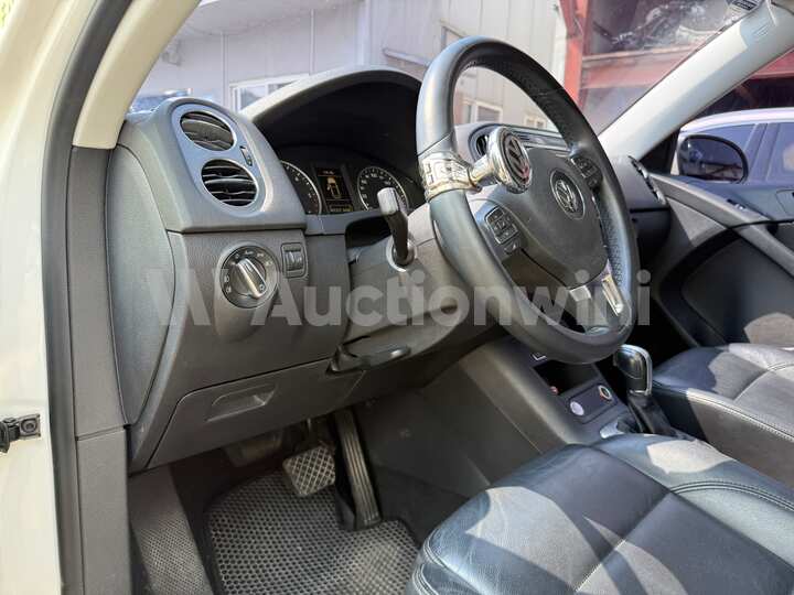 Volkswagen Tiguan 2014 — 29