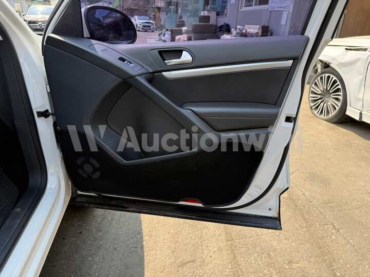 Volkswagen Tiguan 2014 — 45