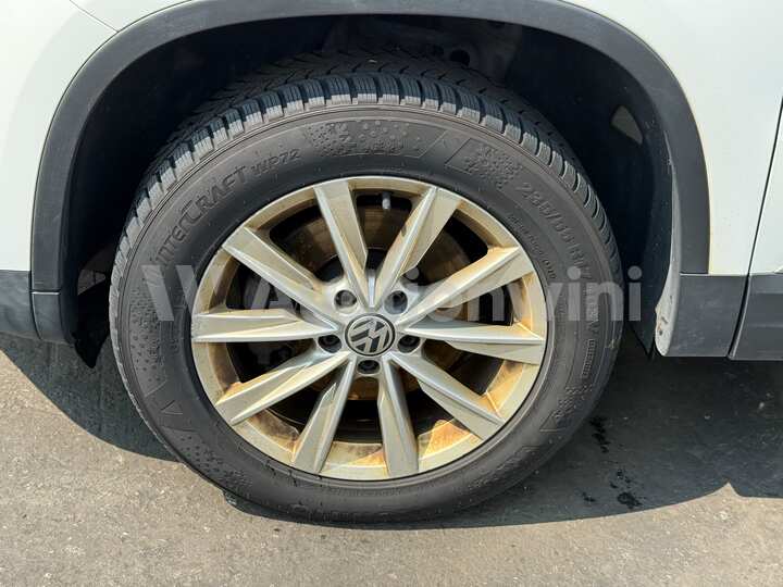 Volkswagen Tiguan 2014 — 52