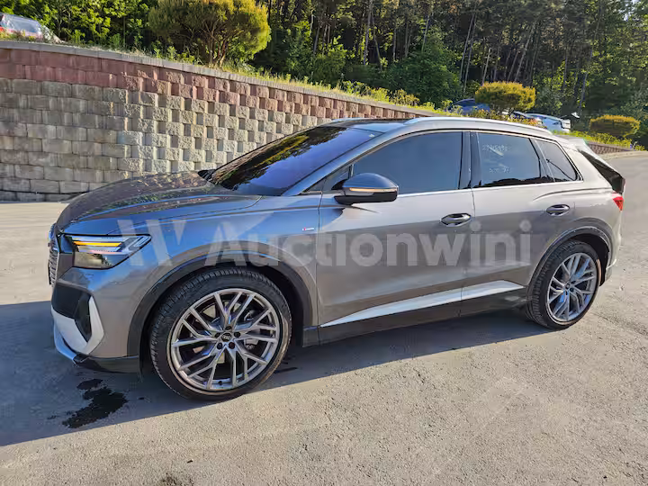 Audi Q4 2025 — 1