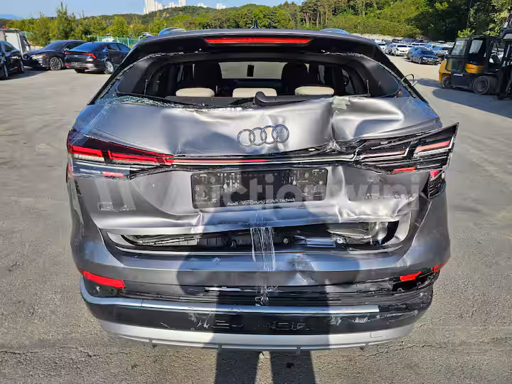 Audi Q4 2025 — 5