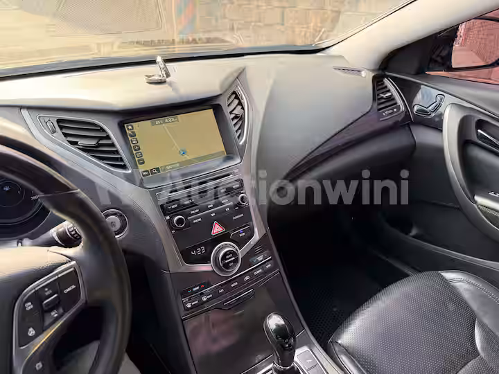 Hyundai Grandeur 2017 — 32