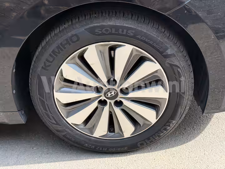 Hyundai Grandeur 2017 — 52