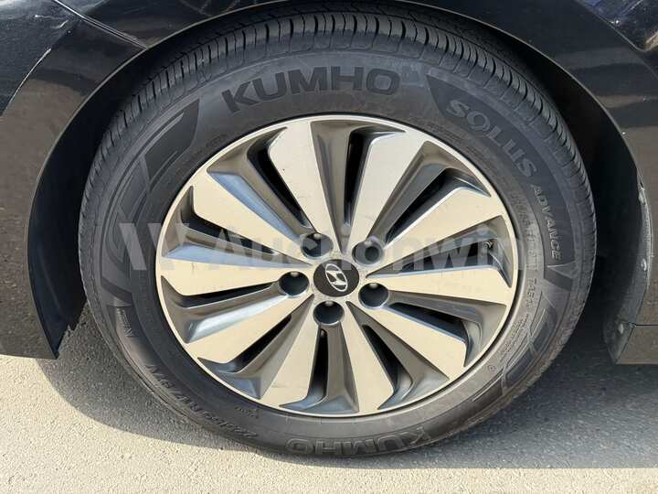 Hyundai Grandeur 2017 — 53