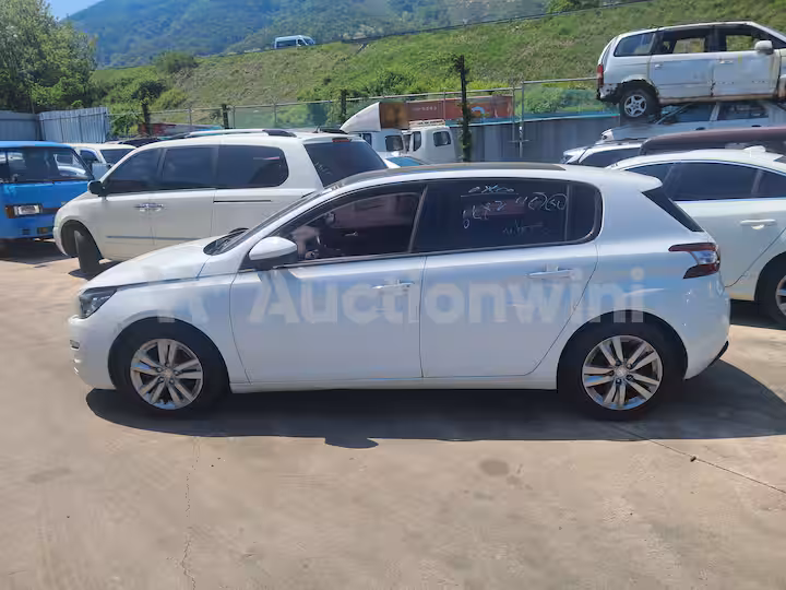 Peugeot 308 2015 — 2