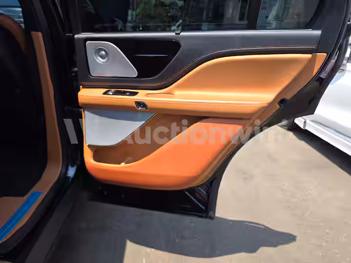 Lincoln Aviator 2021 — 38