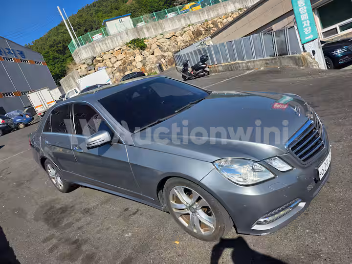 Mercedes Benz E Class 2013 — 3