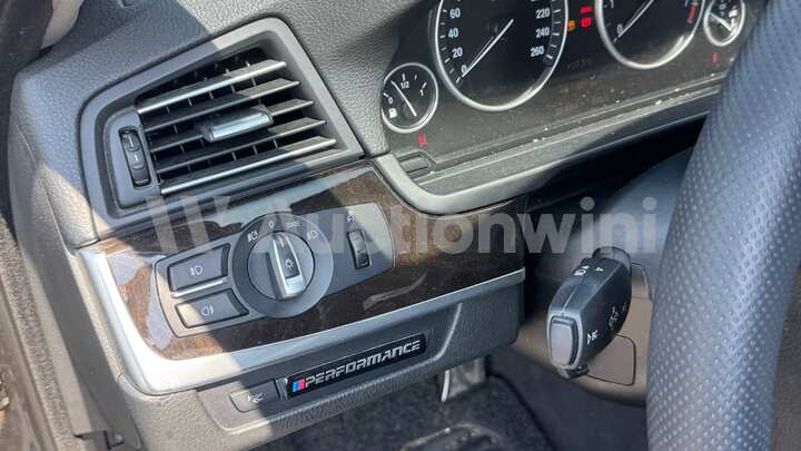 BMW 5 Series 2011 — 10