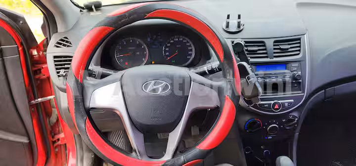 Hyundai Accent 2015 — 23
