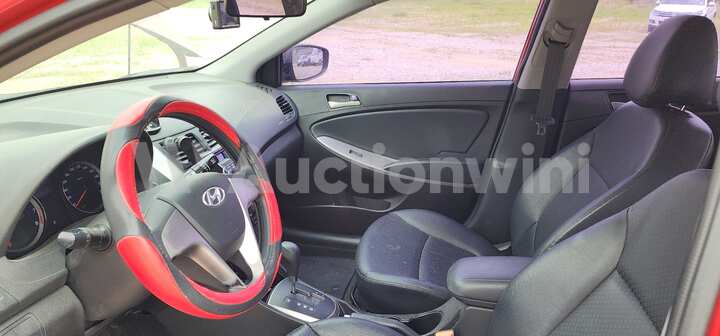 Hyundai Accent 2015 — 40