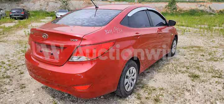 Hyundai Accent 2015 — 5