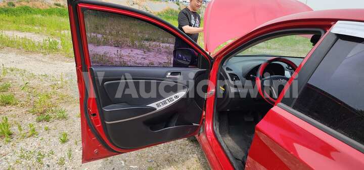 Hyundai Accent 2015 — 42