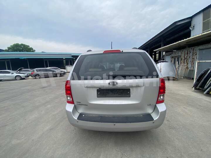 Kia Carnival 2011 — 14