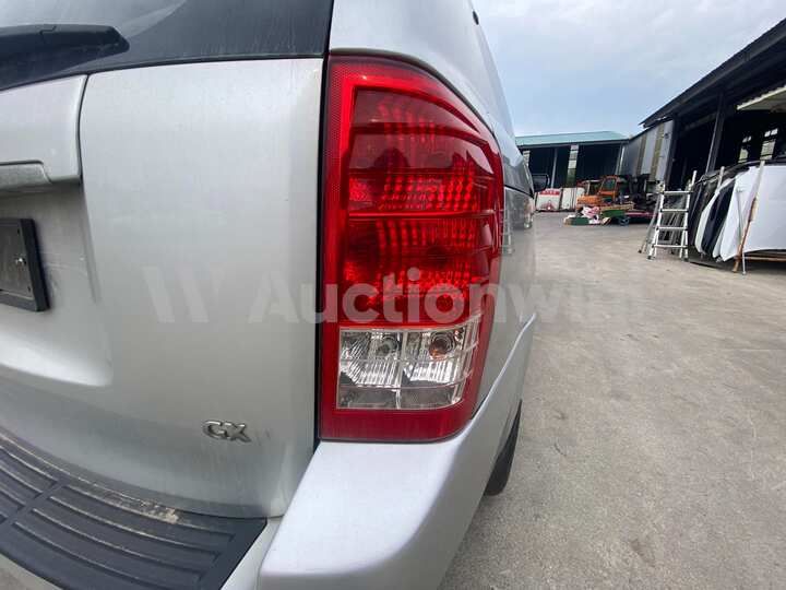 Kia Carnival 2011 — 16
