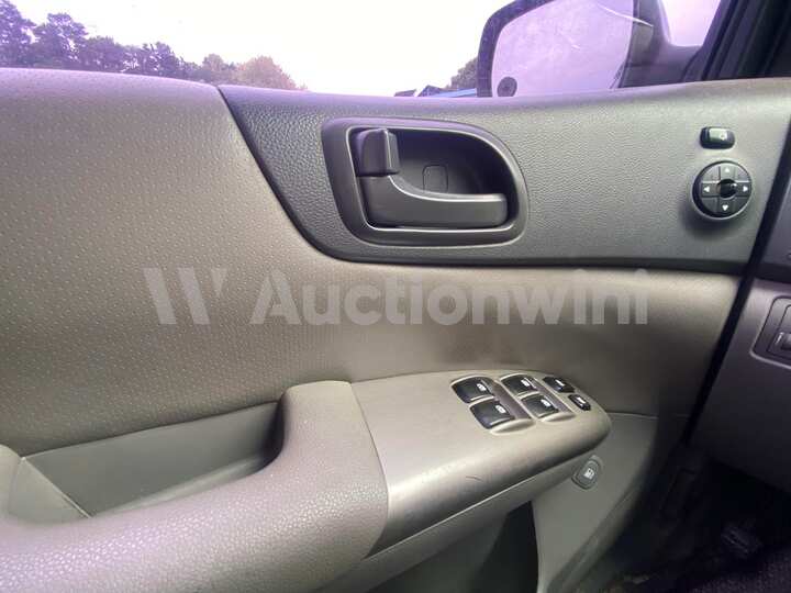 Kia Carnival 2011 — 27