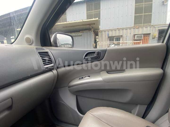 Kia Carnival 2011 — 28