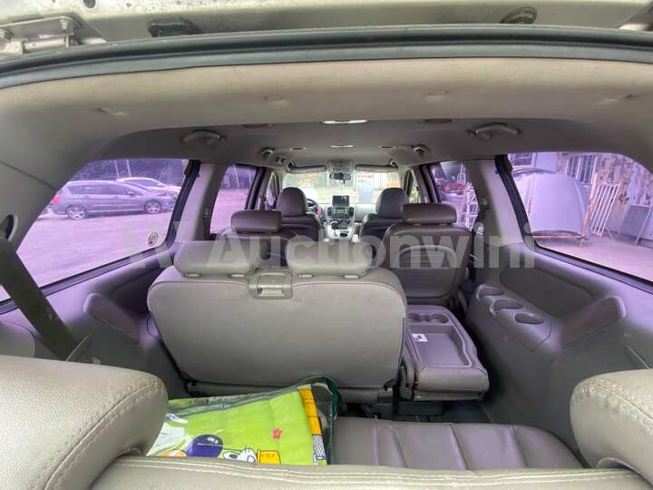 Kia Carnival 2011 — 53