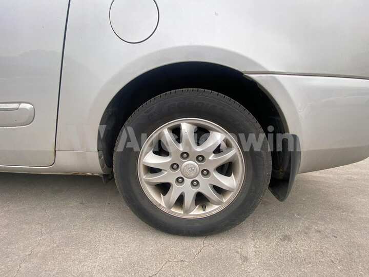 Kia Carnival 2011 — 9