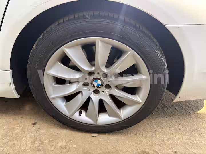 BMW 5 Series 2012 — 23