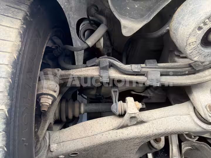 BMW 5 Series 2012 — 27
