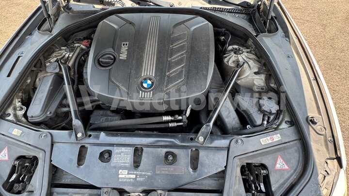 BMW 5 Series 2011 — 13