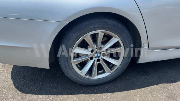 BMW 5 Series 2011 — 19