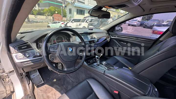 BMW 5 Series 2011 — 10