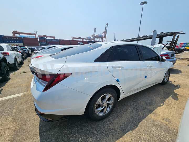 Hyundai Avante 2021 — 6