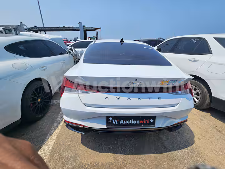 Hyundai Avante 2021 — 10