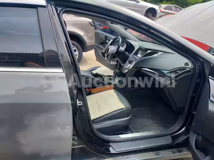 Hyundai Grandeur 2012 — 31