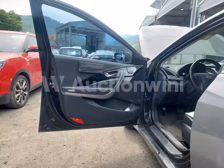 Hyundai Grandeur 2012 — 38