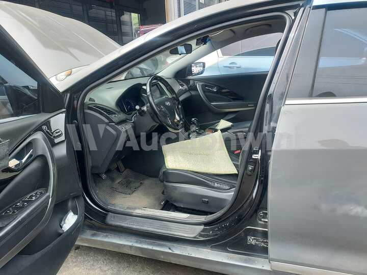 Hyundai Grandeur 2012 — 39