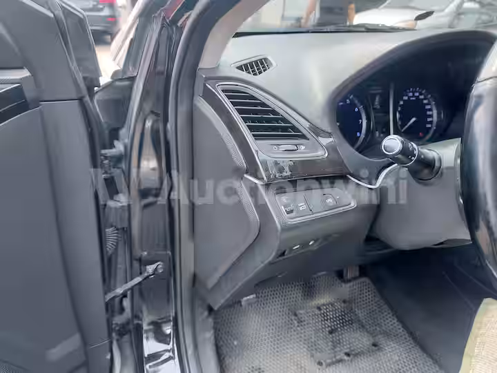 Hyundai Grandeur 2012 — 44