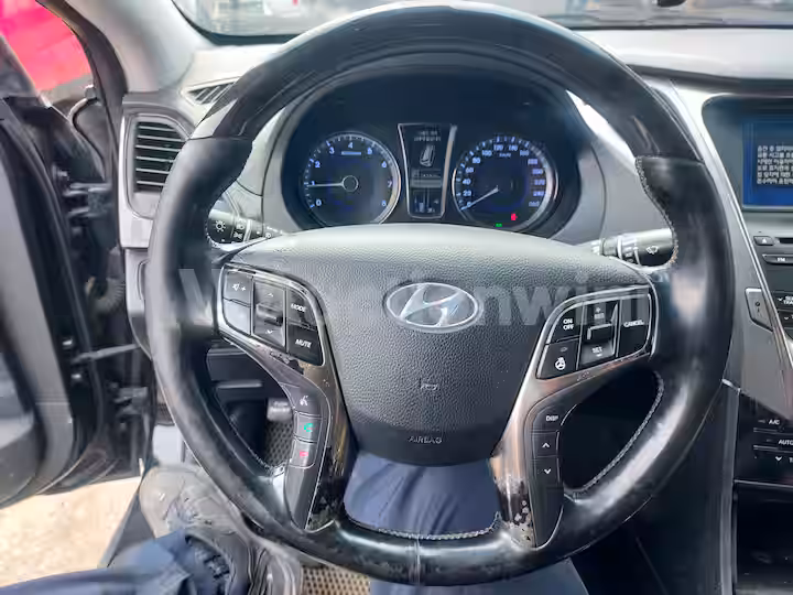 Hyundai Grandeur 2012 — 45