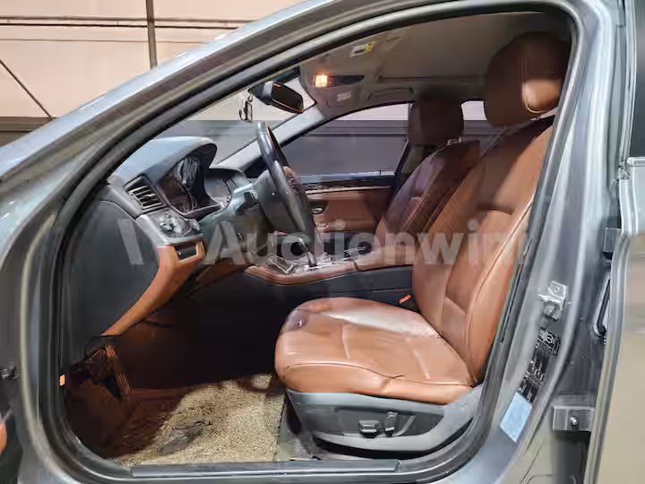 BMW 5 Series 2013 — 16