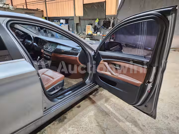 BMW 5 Series 2013 — 28