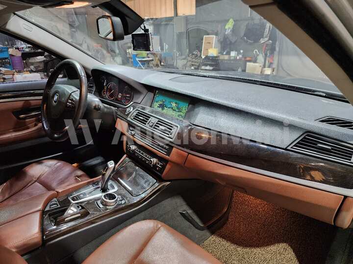 BMW 5 Series 2013 — 32