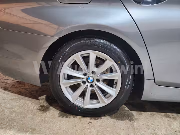BMW 5 Series 2013 — 50